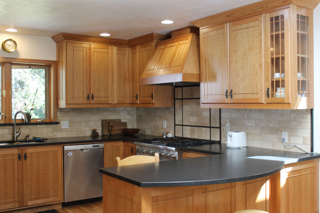 Best Custom Cabinet Maker, quality craftsmanship in Naples, FL.